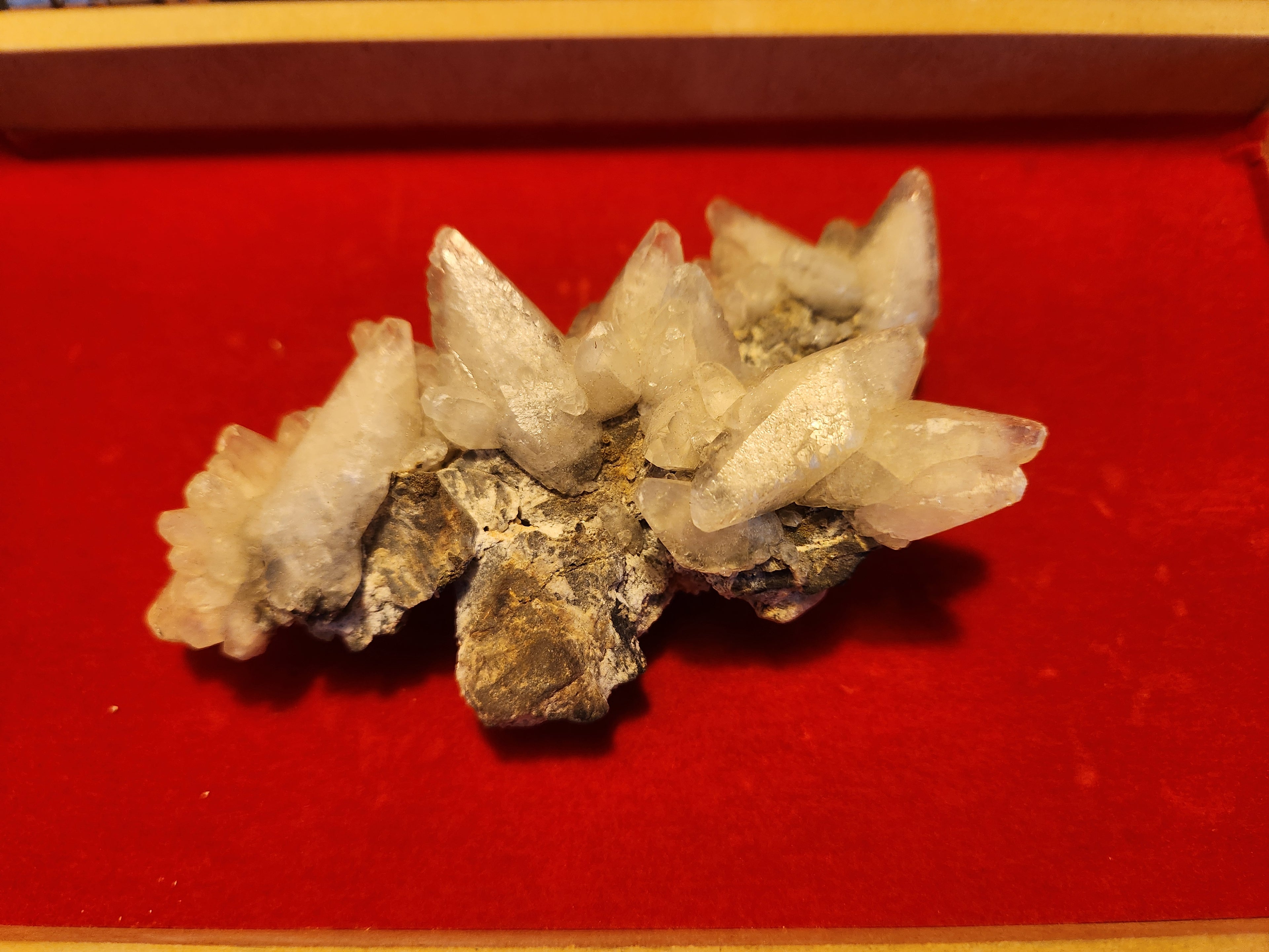 💎 Amas de Quartz Naturel – Pièce de Collection