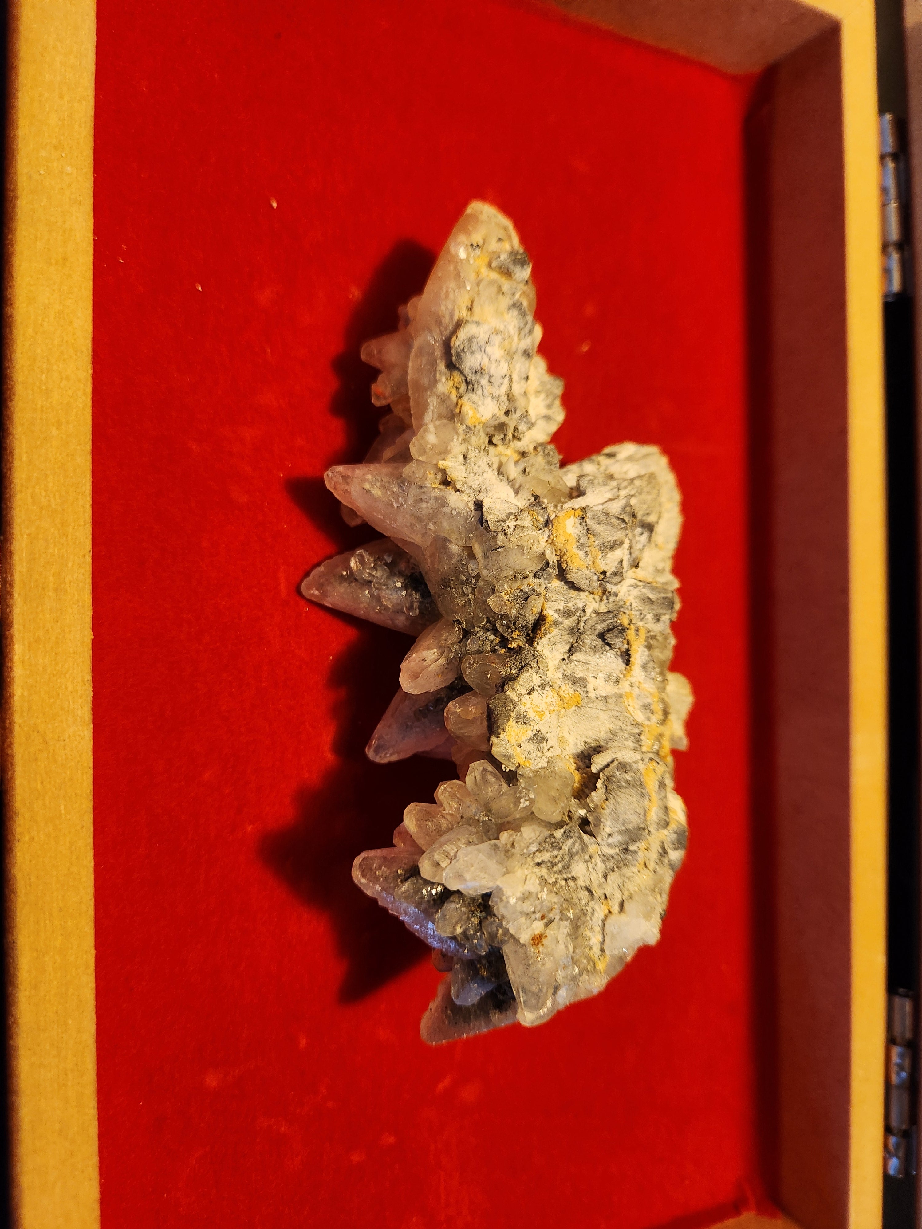 💎 Amas de Quartz Naturel – Pièce de Collection