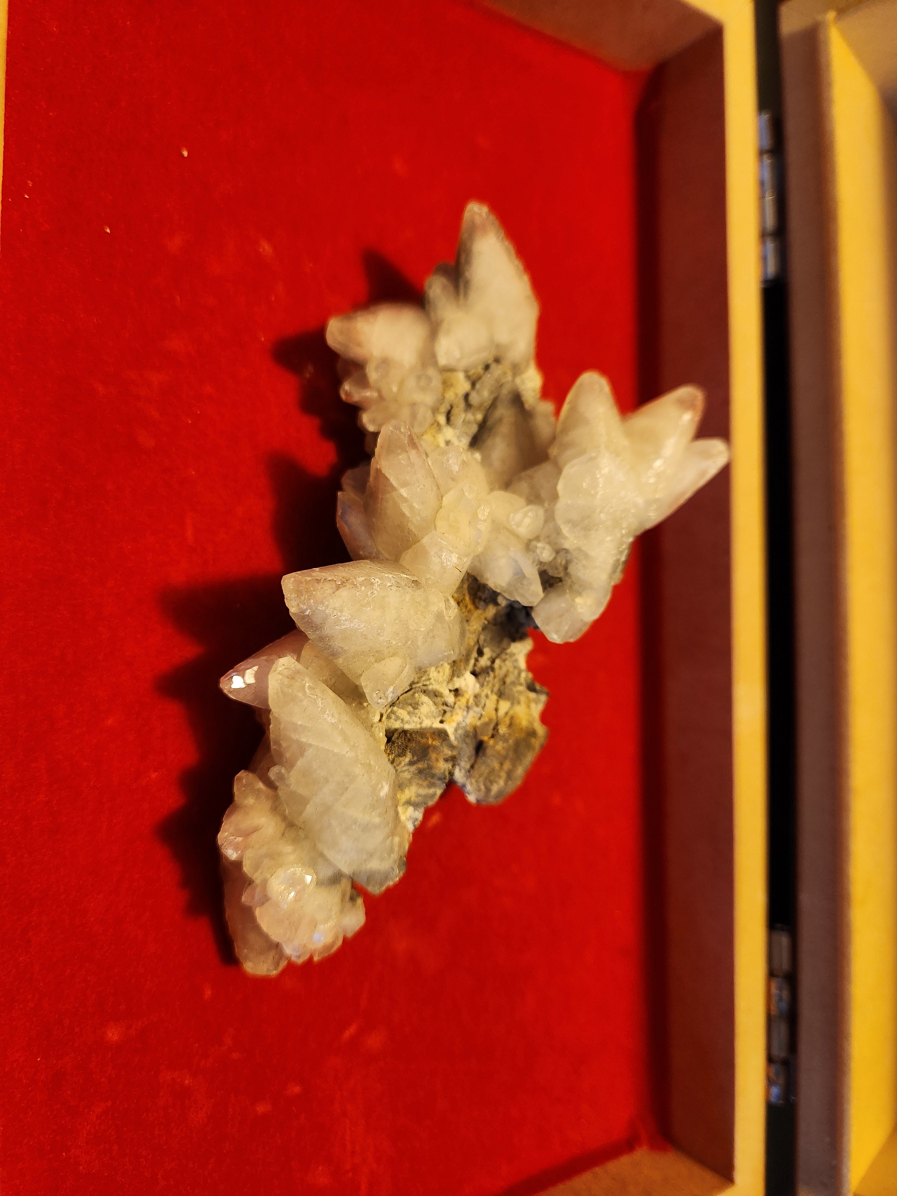 💎 Amas de Quartz Naturel – Pièce de Collection